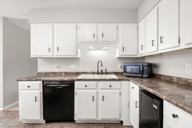 4900 Kilimanjaro Dr, Old Hickory, TN 37138