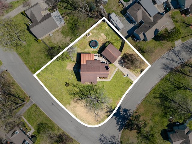 4900 Kilimanjaro Dr, Old Hickory, TN 37138