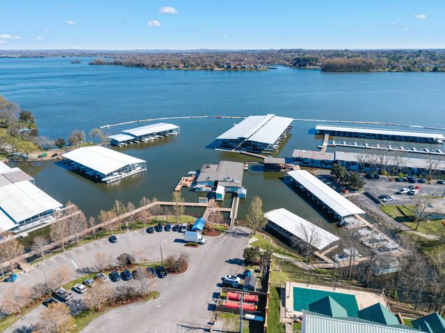 4900 Kilimanjaro Dr, Old Hickory, TN 37138