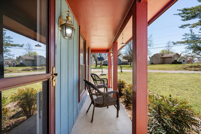 4900 Kilimanjaro Dr, Old Hickory, TN 37138