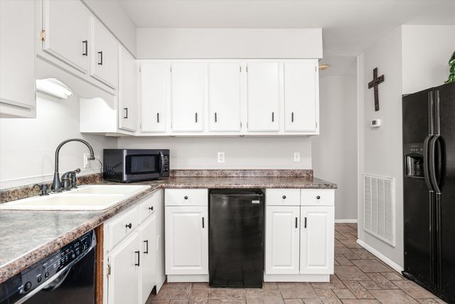 4900 Kilimanjaro Dr, Old Hickory, TN 37138