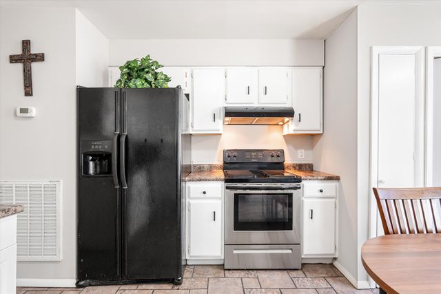 4900 Kilimanjaro Dr, Old Hickory, TN 37138