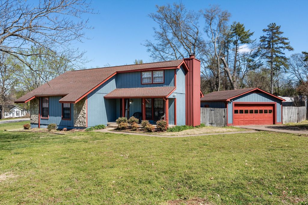 4900 Kilimanjaro Dr, Old Hickory, TN 37138