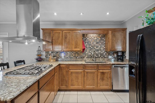 542 S South Houston, Edgewood, TX 75117