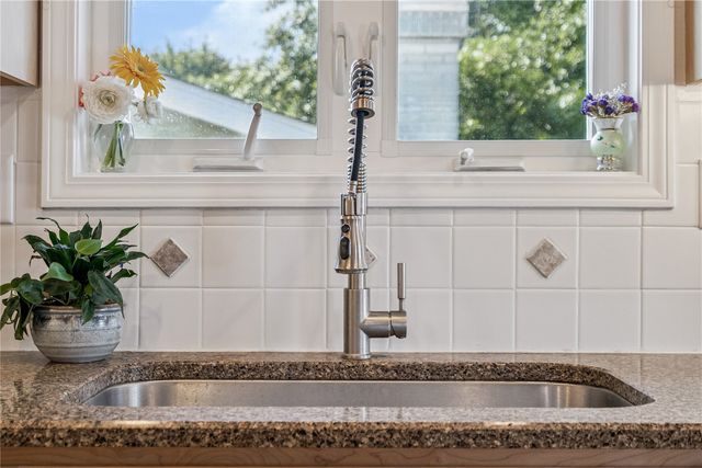 1590 17th Avenue, Marion, IA 52302