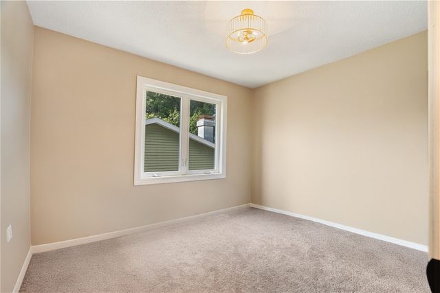 1590 17th Avenue, Marion, IA 52302