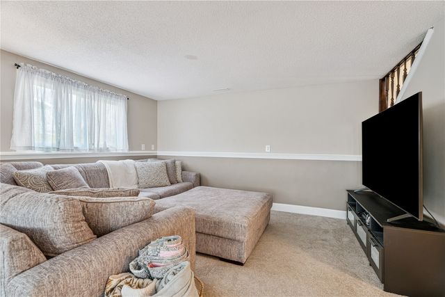 1590 17th Avenue, Marion, IA 52302