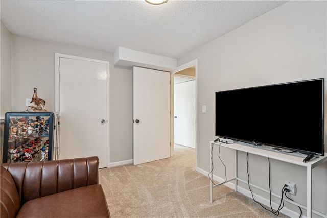 1590 17th Avenue, Marion, IA 52302