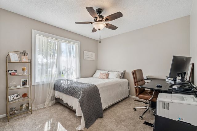 1590 17th Avenue, Marion, IA 52302