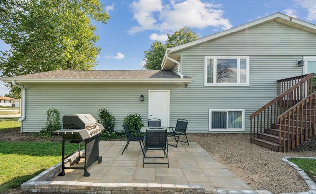 1590 17th Avenue, Marion, IA 52302