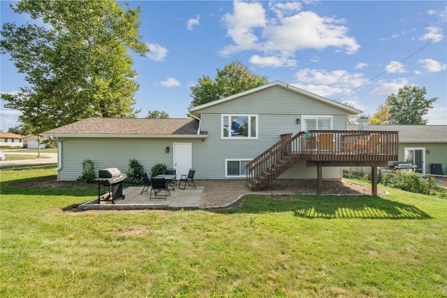 1590 17th Avenue, Marion, IA 52302