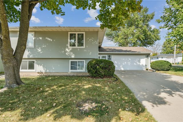 1590 17th Avenue, Marion, IA 52302