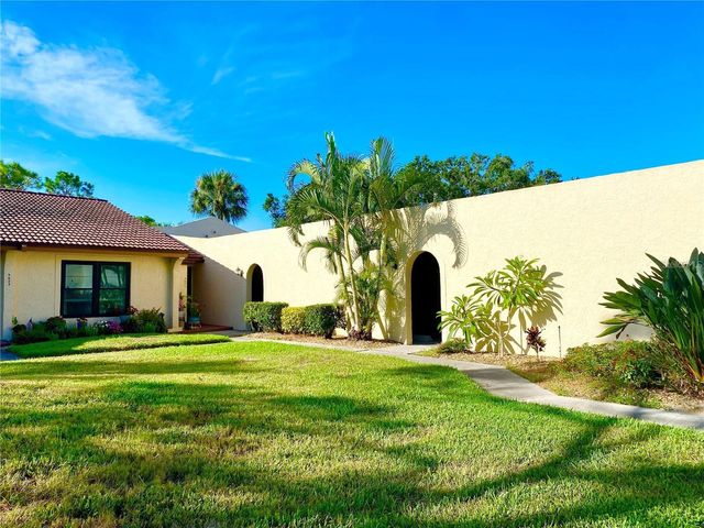 3625 LONGMEADOW 40, Sarasota, FL 34235