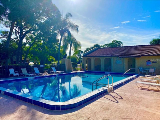 3625 LONGMEADOW 40, Sarasota, FL 34235