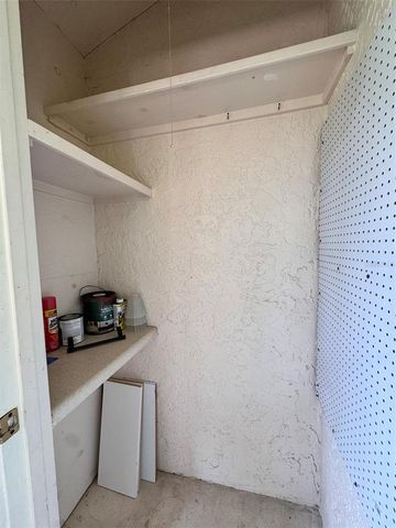 3625 LONGMEADOW 40, Sarasota, FL 34235