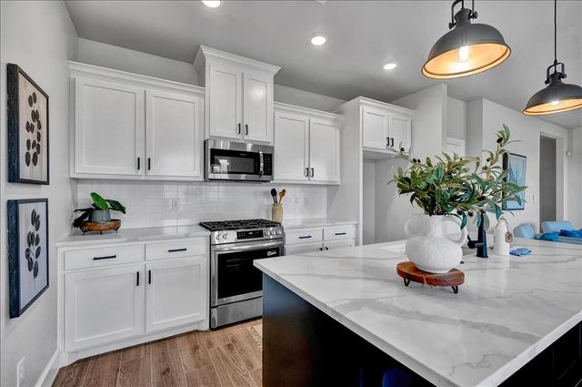 1237 E Stetson Lane, Mustang, OK 73064
