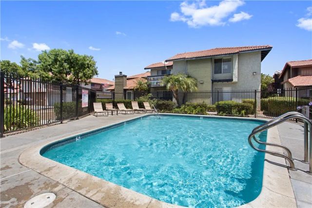 1324 Brentwood B, Corona, CA 92882