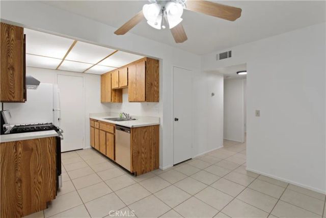 1324 Brentwood B, Corona, CA 92882