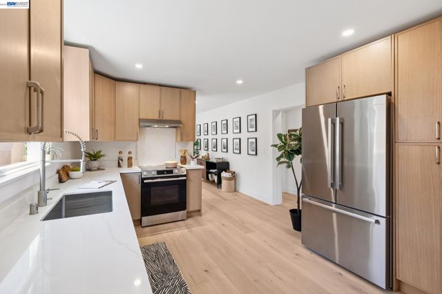3039 HALCYON COURT, Berkeley, CA 94705