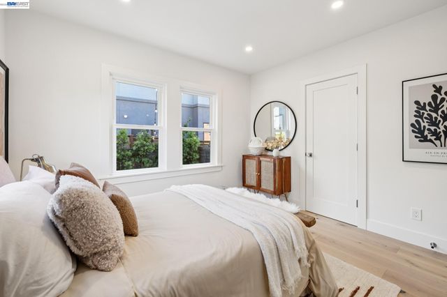 3039 HALCYON COURT, Berkeley, CA 94705