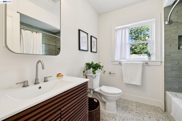 3039 HALCYON COURT, Berkeley, CA 94705