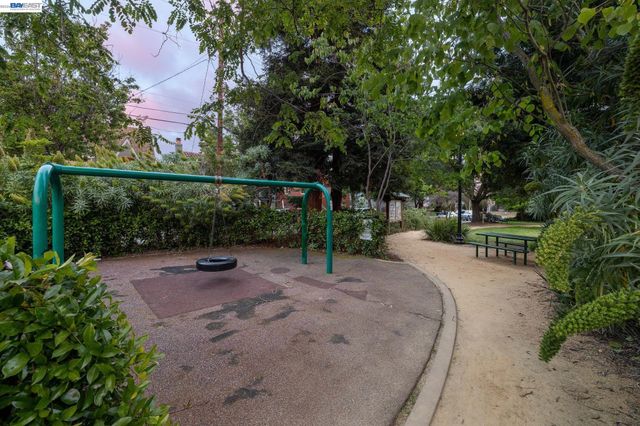 3039 HALCYON COURT, Berkeley, CA 94705