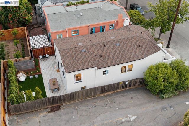 3039 HALCYON COURT, Berkeley, CA 94705