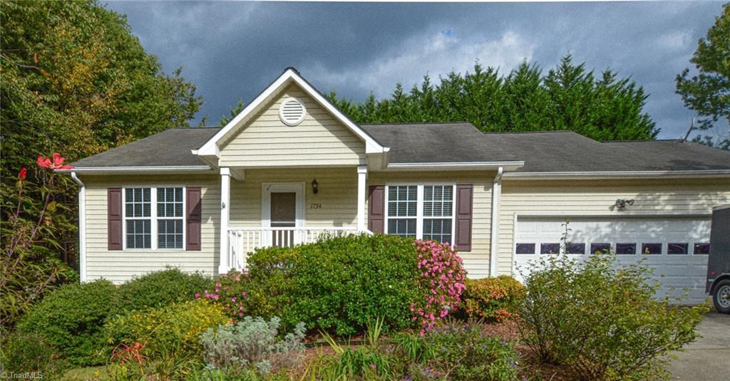 1734 Hawkcrest Lane, Winston-salem, NC 27127