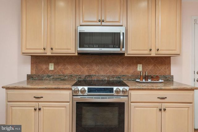 107 NUGGET DR, Locust Grove, VA 22508