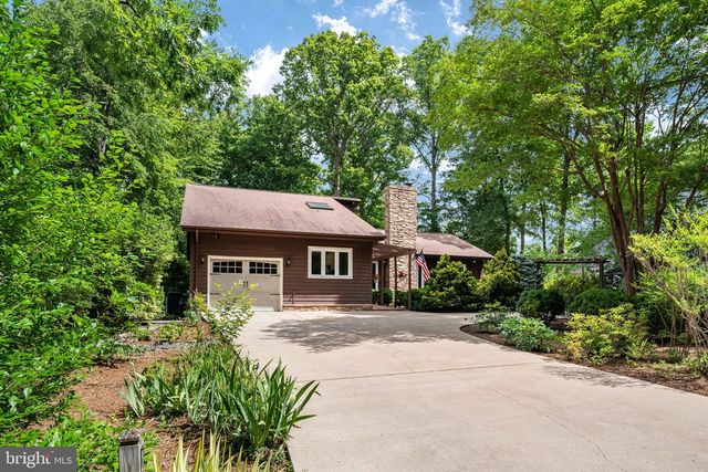 107 NUGGET DR, Locust Grove, VA 22508