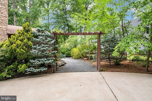 107 NUGGET DR, Locust Grove, VA 22508