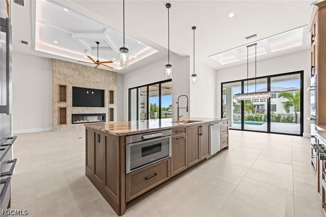 111 Montrose DR, Fort Myers, FL 33919