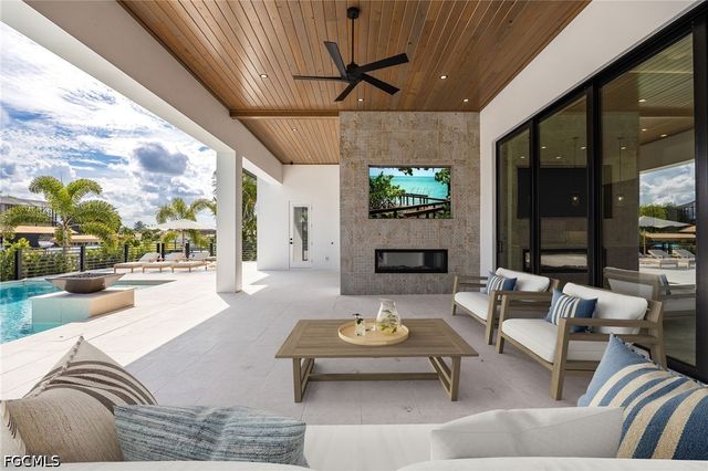 111 Montrose DR, Fort Myers, FL 33919