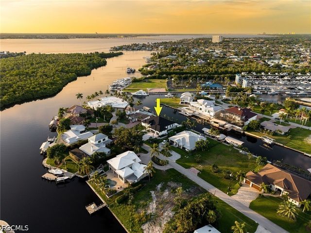 111 Montrose DR, Fort Myers, FL 33919