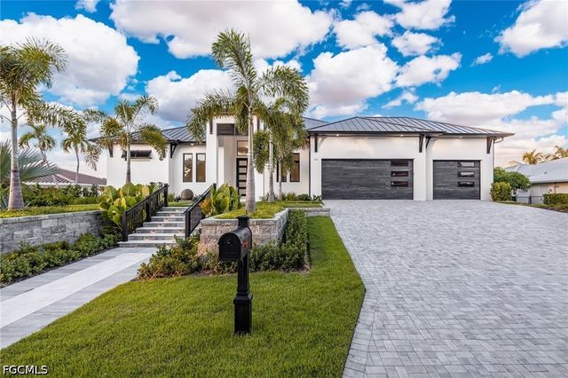 111 Montrose DR, Fort Myers, FL 33919
