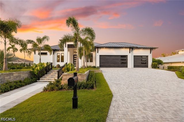 111 Montrose DR, Fort Myers, FL 33919
