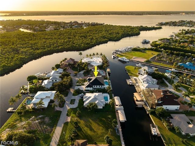 111 Montrose DR, Fort Myers, FL 33919
