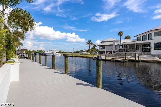 111 Montrose DR, Fort Myers, FL 33919