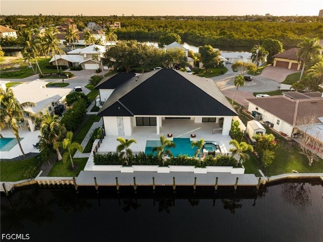 111 Montrose DR, Fort Myers, FL 33919