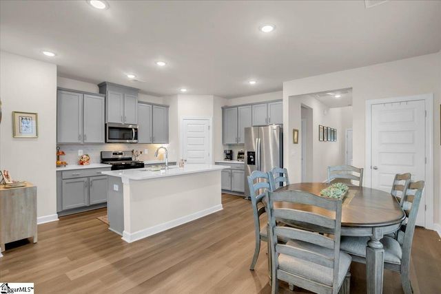 207 Yellowstone Trail, Gray Court, SC 29645