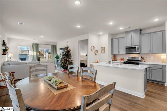 207 Yellowstone Trail, Gray Court, SC 29645