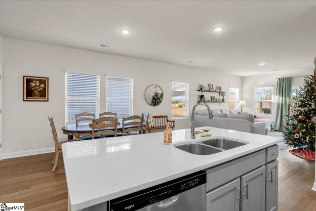 207 Yellowstone Trail, Gray Court, SC 29645