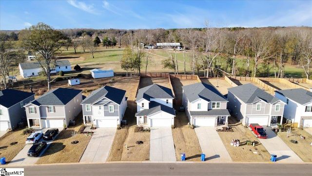 207 Yellowstone Trail, Gray Court, SC 29645
