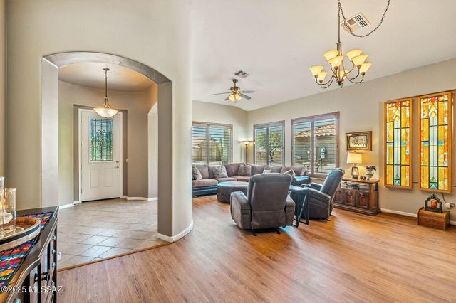 1608 N Buttes Drive, Green Valley, AZ 85614