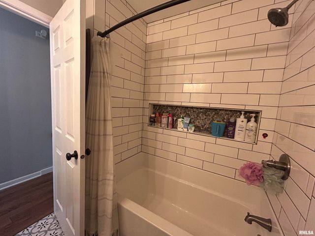1 SARAH Avenue, Springfield, IL 62703