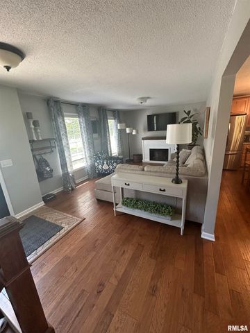 1 SARAH Avenue, Springfield, IL 62703