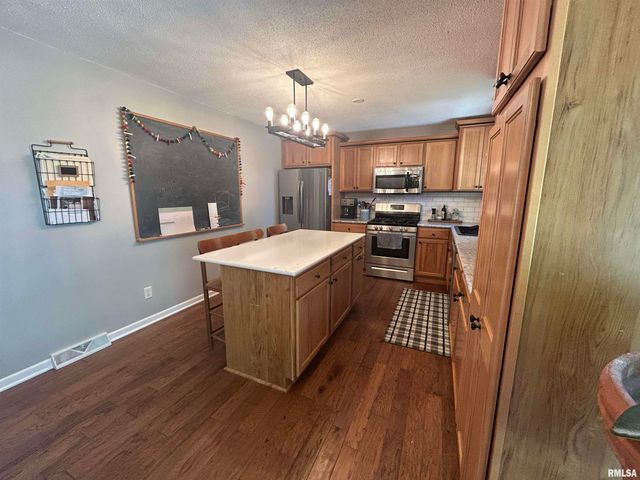 1 SARAH Avenue, Springfield, IL 62703