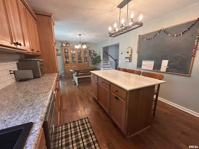 1 SARAH Avenue, Springfield, IL 62703