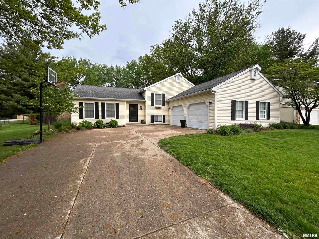 1 SARAH Avenue, Springfield, IL 62703