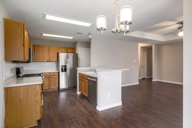 1806 Oakmont LN, Cedar Park, TX 78613